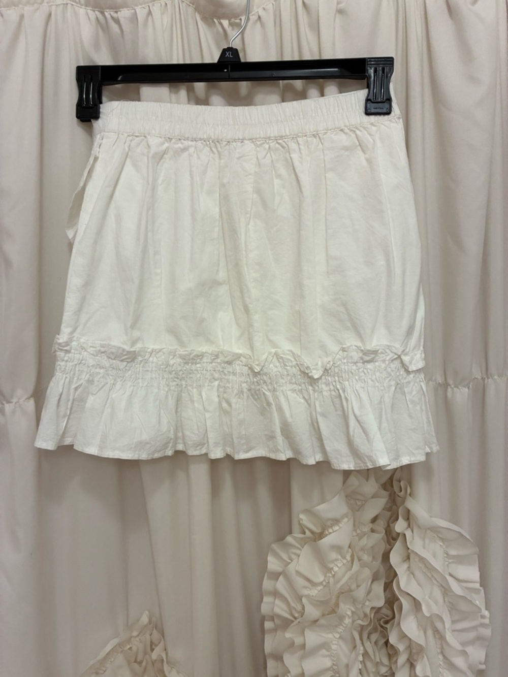 Women’s White Ruffle Mini Skirt🌺 - Picture 4 of 9